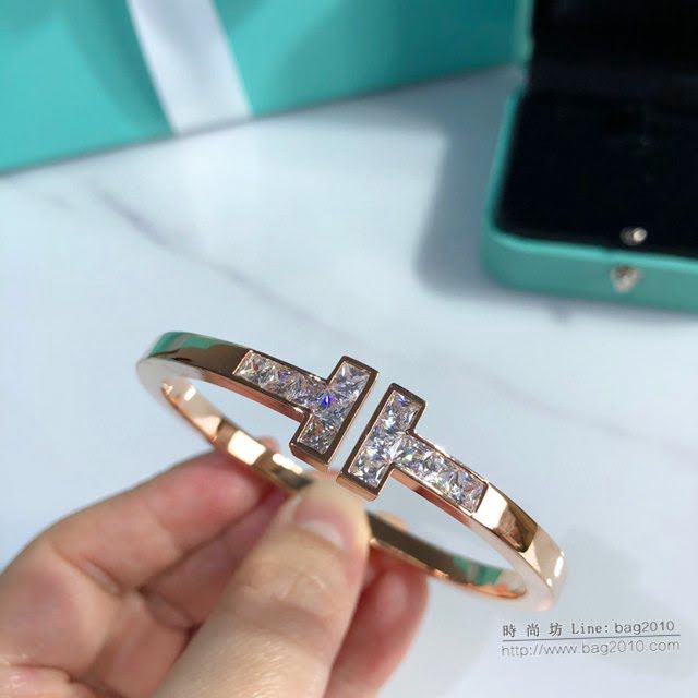 Tiffany飾品 蒂芙尼女士專櫃爆款寬版方鑽雙T手鐲  zgt1617